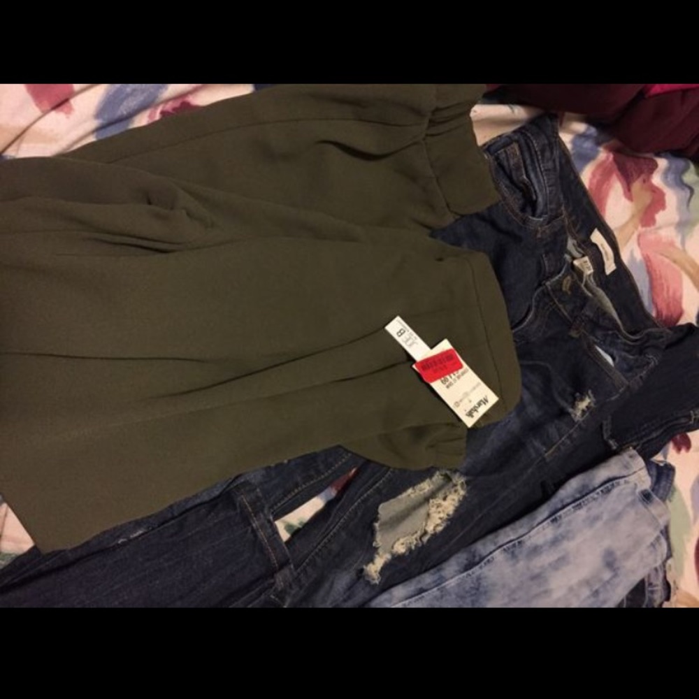 Clothes bundle - Picture 8 of 8